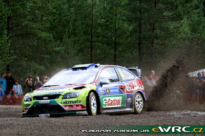 Jari-Matti Latvala - Miikka Anttila
59º Neste Oil Rally Finland 2009. Ford Focus RS WRC '09 (EJ-1598). Clasificado 3º.
BP Ford Abu Dhabi WRT

Del 30 de Julio al 2 de Agosto, Jyväskylä, Finlandia.
Superficie: tierra.

El Rally tenía un total de 1449.61 km de los que 345 Km divididos en 23 tramos eran especiales.

Tomaron la salida 90 equipos, finalizaron 60.

© Vladimír Mandík jr.
@
Palabras clave: ;Ford;Focus;WRC;Finlandia;2009