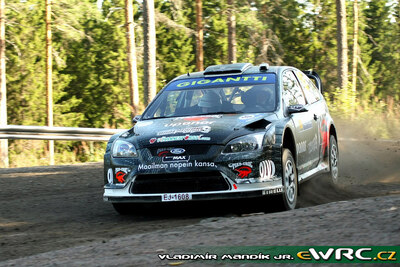 Matti Rantanen - Mikko Lukka
59º Neste Oil Rally Finland 2009. Ford Focus RS WRC '08 (EU07 SSZ). Clasificado 5º.
Munchi's Ford WRT

Del 30 de Julio al 2 de Agosto, Jyväskylä, Finlandia.
Superficie: tierra.

El Rally tenía un total de 1449.61 km de los que 345 Km divididos en 23 tramos eran especiales.

Tomaron la salida 90 equipos, finalizaron 60.

© Vladimír Mandík jr.
@
Palabras clave: Ford;Focus;WRC;Finlandia;2009