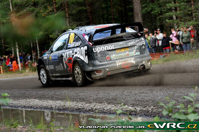 Matti Rantanen - Mikko Lukka
59º Neste Oil Rally Finland 2009. Ford Focus RS WRC '08 (EU07 SSZ). Clasificado 5º.
Munchi's Ford WRT

Del 30 de Julio al 2 de Agosto, Jyväskylä, Finlandia.
Superficie: tierra.

El Rally tenía un total de 1449.61 km de los que 345 Km divididos en 23 tramos eran especiales.

Tomaron la salida 90 equipos, finalizaron 60.

© Vladimír Mandík jr.
@
Palabras clave: Ford;Focus;WRC;Finlandia;2009