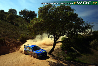 Mads Østberg - Ole Kristian Unnerud
43º Vodafone Rally de Portugal 2009. Subaru Impreza S14 WRC '08 (M700 WRC). Clasificado 6º.
Adapta AS

Del 2 al 5 de Abril, Faro.
Superficie: tierra.

El Rally tenia un total de 1164.99 km de los que 361.36 km divididos en 3 etapas y18 tramos eran cronometrados.

Tomaron la salida 70 equipos, finalizaron 41.

© Greg Roslon
@@
Palabras clave: Subaru;Impreza;WRC;Portugal;2009