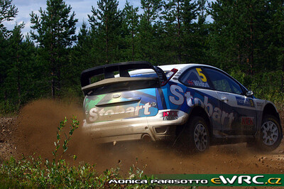 Matthew Wilson - Scott Martin
59º Neste Oil Rally Finland 2009. Ford Focus RS WRC '08 (EJ-1599). Clasificado 8º.

Del 30 de Julio al 2 de Agosto, Jyväskylä, Finlandia.
Superficie: tierra.

El Rally tenía un total de 1449.61 km de los que 345 Km divididos en 23 tramos eran especiales.

Tomaron la salida 90 equipos, finalizaron 60.

© Monica Parisotto
@
Palabras clave: Ford;Focus;WRC;Finlandia;2009