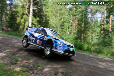 Matthew Wilson - Scott Martin
59º Neste Oil Rally Finland 2009. Ford Focus RS WRC '08 (EJ-1599). Clasificado 8º.

Del 30 de Julio al 2 de Agosto, Jyväskylä, Finlandia.
Superficie: tierra.

El Rally tenía un total de 1449.61 km de los que 345 Km divididos en 23 tramos eran especiales.

Tomaron la salida 90 equipos, finalizaron 60.

© Timo Anis
@
Palabras clave: Ford;Focus;WRC;Finlandia;2009