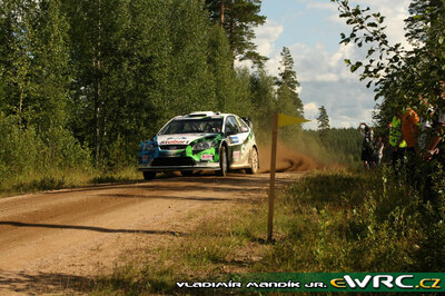 Matthew Wilson - Scott Martin
59º Neste Oil Rally Finland 2009. Ford Focus RS WRC '08 (EJ-1599). Clasificado 8º.

Del 30 de Julio al 2 de Agosto, Jyväskylä, Finlandia.
Superficie: tierra.

El Rally tenía un total de 1449.61 km de los que 345 Km divididos en 23 tramos eran especiales.

Tomaron la salida 90 equipos, finalizaron 60.

© Vladimír Mandík jr.
@
Palabras clave: Ford;Focus;WRC;Finlandia;2009