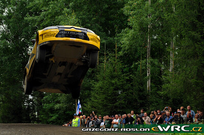 Evgeniy Novikov - Dale Moscatt
59º Neste Oil Rally Finland 2009. Citröen C4 WRC (723 EGZ 78). Abandonó por accidente en SS14 Leustu 2 de 21.35 Km.
Citroën Junior Team

Del 30 de Julio al 2 de Agosto, Jyväskylä, Finlandia.
Superficie: tierra.

El Rally tenía un total de 1449.61 km de los que 345 Km divididos en 23 tramos eran especiales.

Tomaron la salida 90 equipos, finalizaron 60.

Foto 2 de 3
© Greg Roslon
@
Palabras clave: Citroen;WRC;Finlandia;2009