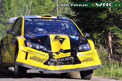 Evgeniy Novikov - Dale Moscatt
59º Neste Oil Rally Finland 2009. Citröen C4 WRC (723 EGZ 78). Abandonó por accidente en SS14 Leustu 2 de 21.35 Km.
Citroën Junior Team

Del 30 de Julio al 2 de Agosto, Jyväskylä, Finlandia.
Superficie: tierra.

El Rally tenía un total de 1449.61 km de los que 345 Km divididos en 23 tramos eran especiales.

Tomaron la salida 90 equipos, finalizaron 60.

© Jirí Fryje
@
Palabras clave: Citroen;WRC;Finlandia;2009