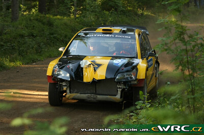 Evgeniy Novikov - Dale Moscatt
59º Neste Oil Rally Finland 2009. Citröen C4 WRC (723 EGZ 78). Abandonó por accidente en SS14 Leustu 2 de 21.35 Km.
Citroën Junior Team

Del 30 de Julio al 2 de Agosto, Jyväskylä, Finlandia.
Superficie: tierra.

El Rally tenía un total de 1449.61 km de los que 345 Km divididos en 23 tramos eran especiales.

Tomaron la salida 90 equipos, finalizaron 60.

© Vladimír Mandík jr.
@
Palabras clave: Citroen;WRC;Finlandia;2009