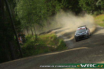 Kimi Räikkönen - Kaj Lindström
59º Neste Oil Rally Finland 2009. Fiat Abarth Grande Punto S2000. Abandonó por accidente en SS19 Väärinmaja de 29.29 km.

Del 30 de Julio al 2 de Agosto, Jyväskylä, Finlandia.
Superficie: tierra.

El Rally tenía un total de 1449.61 km de los que 345 Km divididos en 23 tramos eran especiales.

Tomaron la salida 90 equipos, finalizaron 60.

© Monica Parisotto
@
Palabras clave: ;Fiat;Abarth;Punto;Finlandia;2009