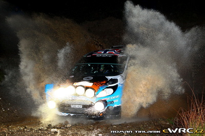 Mads Østberg - Jonas Andersson
46º Vodafone Rally de Portugal 2012. Ford Fiesta RS WRC (PX60 AUV). Clasificado 1º.
Adapta World Rally Team

Hirvonen se llevó inicialmente la victoria, pero posteriormente a la carrera se descalificó al piloto por irregularidades en el Citroën DS3 WRC, por lo que la victoria fue a para al noruego Mads Østberg, la primera de su carrera.

Del 29 de Marzo al 1 de Marzo, Faro.
Superficie: tierra.

El Rally tenia un total de 1497.92 km de los que 434.77 km divididos en 4 etapas y 22 tramos eran cronometrados (3 de ellos fueron cancelados SS8 Tavira 2 de 25.0 km, SS9 Alcarias 2 de 25.2 km, SS10 
São Brás de Alportel 2 de 16.2 km).

Tomaron la salida 51 equipos, finalizaron 30.

© Roman Tihlarík
@
Palabras clave: ;Ford;Fiesta;WRC;Portugal;2012