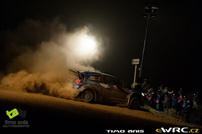 Petter Solberg - Chris Patterson
46º Vodafone Rally de Portugal 2012. Ford Fiesta RS WRC (PX61 AWU). Clasificado 3º.
Ford World Rally Team

Del 29 de Marzo al 1 de Marzo, Faro.
Superficie: tierra.

El Rally tenia un total de 1497.92 km de los que 434.77 km divididos en 4 etapas y 22 tramos eran cronometrados (3 de ellos fueron cancelados SS8 Tavira 2 de 25.0 km, SS9 Alcarias 2 de 25.2 km, SS10
São Brás de Alportel 2 de 16.2 km).

Tomaron la salida 51 equipos, finalizaron 30.

© Timo Anis
@
Palabras clave: Petter_Solberg;Ford;Fiesta;WRC;Portugal;2012