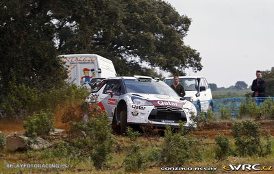 Nasser Al-Attiyah - Giovanni Bernacchini
46º Vodafone Rally de Portugal 2012. Citroën DS3 WRC. Clasificado 4º.
Qatar World Rally Team

Del 29 de Marzo al 1 de Marzo, Faro.
Superficie: tierra.

El Rally tenia un total de 1497.92 km de los que 434.77 km divididos en 4 etapas y 22 tramos eran cronometrados (3 de ellos fueron cancelados SS8 Tavira 2 de 25.0 km, SS9 Alcarias 2 de 25.2 km, SS10
São Brás de Alportel 2 de 16.2 km).

Tomaron la salida 51 equipos, finalizaron 30.

© Gonzalo Belay
@
Palabras clave: Citroen;DS3;WRC;Portugal;2012