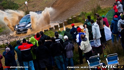 Dennis Kuipers - Robin Buysmans
46º Vodafone Rally de Portugal 2012. Ford Fiesta RS WRC (PX11 AWN). Clasificado 6º.
M-Sport Ford WRT

Del 29 de Marzo al 1 de Marzo, Faro.
Superficie: tierra.

El Rally tenia un total de 1497.92 km de los que 434.77 km divididos en 4 etapas y 22 tramos eran cronometrados (3 de ellos fueron cancelados SS8 Tavira 2 de 25.0 km, SS9 Alcarias 2 de 25.2 km, SS10
São Brás de Alportel 2 de 16.2 km).

Tomaron la salida 51 equipos, finalizaron 30.

© Nikos Katikis
@
Palabras clave: Ford;Fiesta;WRC;Portugal;2012