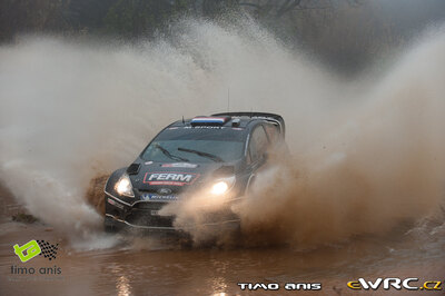 Dennis Kuipers - Robin Buysmans
46º Vodafone Rally de Portugal 2012. Ford Fiesta RS WRC (PX11 AWN). Clasificado 6º.
M-Sport Ford WRT

Del 29 de Marzo al 1 de Marzo, Faro.
Superficie: tierra.

El Rally tenia un total de 1497.92 km de los que 434.77 km divididos en 4 etapas y 22 tramos eran cronometrados (3 de ellos fueron cancelados SS8 Tavira 2 de 25.0 km, SS9 Alcarias 2 de 25.2 km, SS10
São Brás de Alportel 2 de 16.2 km).

Tomaron la salida 51 equipos, finalizaron 30.

© Timo Anis
@
Palabras clave: Ford;Fiesta;WRC;Portugal;2012