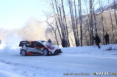 Jari-Matti Latvala - Miikka Anttila
85º Rallye Automobile de Montecarlo 2017. Toyota Yaris WRC (A-5852). Clasificado 2º.
Toyota Gazoo Racing WRT

Del 18 al 21 de Enero, Gap - Monaco.
Superficie: asfalto - nieve.

El Rallye constaba de 4 etapas con un total de 11411.85 km de los que 382.65 km divididos en 15 tramos eran cronometrados, (2 de ellos fueron cancelados SS1 Entrevaux - Val-de-Chalvagne - Ubraye de 21,25 km y SS16 Lucéram - Col St-Roch 2 de 5,5 km).

Tomaron la salida 73 equipos, finalizaron 54.

© Denis Baudron

Palabras clave: Toyota;Yaris;WRC;Montecarlo;2017