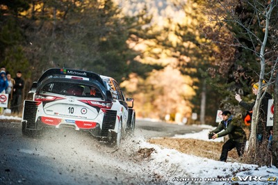 Jari-Matti Latvala - Miikka Anttila
85º Rallye Automobile de Montecarlo 2017. Toyota Yaris WRC (A-5852). Clasificado 2º.
Toyota Gazoo Racing WRT

Del 18 al 21 de Enero, Gap - Monaco.
Superficie: asfalto - nieve.

El Rallye constaba de 4 etapas con un total de 11411.85 km de los que 382.65 km divididos en 15 tramos eran cronometrados, (2 de ellos fueron cancelados SS1 Entrevaux - Val-de-Chalvagne - Ubraye de 21,25 km y SS16 Lucéram - Col St-Roch 2 de 5,5 km).

Tomaron la salida 73 equipos, finalizaron 54.

© Martin Husár

Palabras clave: Toyota;Yaris;WRC;Montecarlo;2017