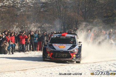 Dani Sordo - Marc Martí
85º Rallye Automobile de Montecarlo 2017. Hyundai i20 Coupe WRC (ALZ WR 21). Clasificado 4º.
Hyundai Motorsport

Del 18 al 21 de Enero, Gap - Monaco.
Superficie: asfalto - nieve.

El Rallye constaba de 4 etapas con un total de 11411.85 km de los que 382.65 km divididos en 15 tramos eran cronometrados, (2 de ellos fueron cancelados SS1 Entrevaux - Val-de-Chalvagne - Ubraye de 21,25 km y SS16 Lucéram - Col St-Roch 2 de 5,5 km).

Tomaron la salida 73 equipos, finalizaron 54.

© Alexis Joye

Palabras clave: Hyundai;WRC;Montecarlo;2017