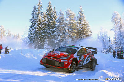 Elfyn Evans - Scott Martin
73º Rally Sweden 2026. Toyota GR Yaris Rally1 (A-7663). Clasificado 1º.
Toyota Gazoo Racing WRT

Del 12 al 15 de Febrero, Umeå.
Superficie: nieve - hielo.

El Rallye constaba de 3 etapas con un total de 1069.44 km de los que 300.66 km divididos en 18 tramos eran cronometrados.

Tomaron la salida 57 equipos.

© Martin Grana

Palabras clave: Toyotra;Yaris;Suecia;2026;Rally1