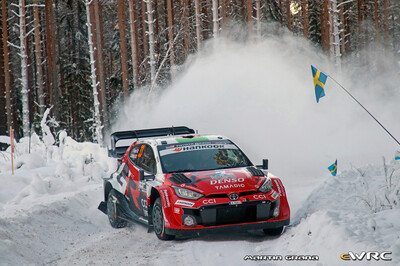 Elfyn Evans - Scott Martin
73º Rally Sweden 2026. Toyota GR Yaris Rally1 (A-7663). Clasificado 1º.
Toyota Gazoo Racing WRT

Del 12 al 15 de Febrero, Umeå.
Superficie: nieve - hielo.

El Rallye constaba de 3 etapas con un total de 1069.44 km de los que 300.66 km divididos en 18 tramos eran cronometrados.

Tomaron la salida 57 equipos.

© Martin Grana

Palabras clave: Toyotra;Yaris;Suecia;2026;Rally1