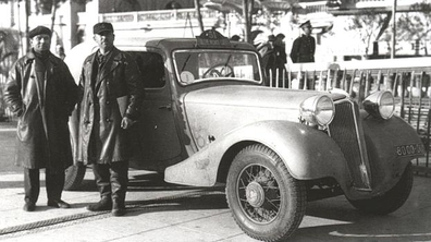 Ch. Lahaye - R. Quatresous
14º Rallye Automobile de Monte-Carlo 1935. Renault Nervasport (80000 DU2) Clasificado 1º.

Del 19 al 25 de Enero.
Superficie: asfalto - nieve.

Se inscribieron 165 equipos, tomaron la salida 149, finalizaron 103.
Palabras clave: Montecarlo;Renault;1935