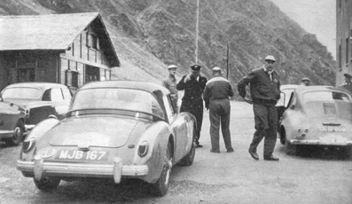 Willian Shepherd - J R Williamson
18º Rallye International des Alpes 1956. MG A, a la derecha parado el Porsche 356 de Claude Storez - Robert Buchet clasificado 2º.

De 6 al 13 de Julio, Marseille - Zagreb - Marseille.
Superficie: asfalto.

Tomaron la salida 80 equipos, finalizaron 34.@
Palabras clave: MG;Alpes;1956