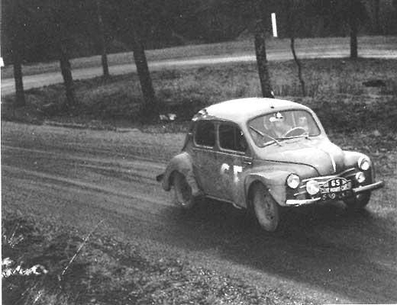 Marcel Rousson - François Fernandez
26º Rallye Automobile Monte-Carlo 1956. Renault 4cv. Abandonó.

Del 16 al 23 de Enero, Monaco.
Superficie: asfalto - nieve.

El Rally tenia un total de 4800 km de los que 420 km divididos en 18 tramos eran especiales, (2 ellas fueron canceladas SS10 Col de la Porte de 18.25 Km y SS11 La Cabanette de 18.25Km).

Tomaron la salida 278 equipos, finalizaron 51.@
Palabras clave: Renault;Montecarlo;1956