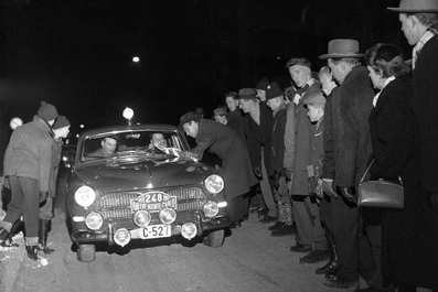 Hans Ingier - Nils Hagen
28º Rallye Automobile de Monte-Carlo 1959. Volvo 122 (C-527). Clasificado 24º.

Del 19 al 25 de Enero, Monaco.
Superficie: asfalto - nieve.

El Rally tenía un total de 3486.00 km incluyendo tramos de enlace.
Desconocemos de cuantos kilómetros cronometrados constaba la prueba.

Se inscribieron 345 equipos, tomaron la salida 322, finalizaron 186.@
Palabras clave: Volvo;Montecarlo;1959