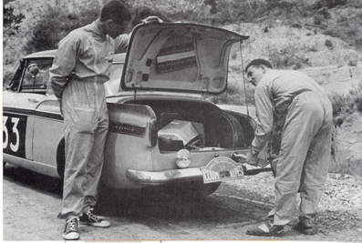Paddy Hopkirk - Jack Scott 
21º Coupe des Alpes 1960. Sunbeam Rapier. Clasificado 10º.

Del 26 al 30 de Junio, Marseille - Bormio - Chamonix - Cannes.

Desconocemos de cuantos kilómetros constaba la prueba.

Tomaron la salida 64 equipos, finalizaron 39.@
Palabras clave: Sunbeam;Alpes;1960