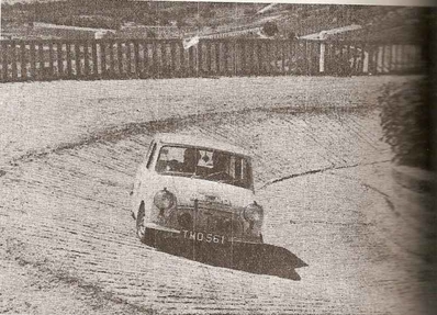 Tommy Gold - Mike Hughes
21º Coupe des Alpes 1960. Mini Cooper. Clasificado 25º.

Del 26 al 30 de Junio, Marseille - Bormio - Chamonix - Cannes.

Desconocemos de cuantos kilómetros constaba la prueba.

Tomaron la salida 64 equipos, finalizaron 39.@
Palabras clave: Mini;Alpes;1960