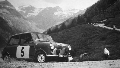 Rupert Jones - Ken James
21º Coupe des Alpes 1960. Mini Cooper. Abandonó por accidente.

Del 26 al 30 de Junio, Marseille - Bormio - Chamonix - Cannes.

Desconocemos de cuantos kilómetros constaba la prueba.

Tomaron la salida 64 equipos, finalizaron 39.@
Palabras clave: Mini;Alpes;1960