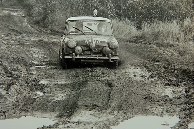 Paddy Hopkirk - Henry Liddon
12º RAC International Rally of Great Britain 1963. Austin Mini Cooper S (8 EMO). Clasificado 4º.

Del 11 al 16. 11 de Noviembre, Blackpool - Bournemouth.
Superficie: asfalto - tierra.

Tomaron la salida 169 equipos, finalizaron 91.@
Palabras clave: Mini;Gran_Bretaña;1963