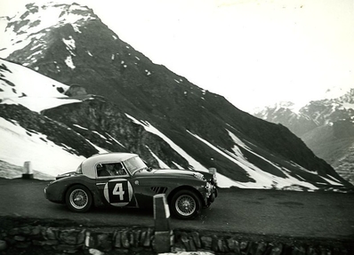 Jude Morley Donald - Erle Morley Godfrey
24º Coupe des Alpes 1963. Austin Healey 3000 (37 ARX). Abandonó por diferencial del coche.

Del 20 al 25 de Junio, Marseille - Chamonix - Milan - Marseille.
Superficie: asfalto.

Tomaron la salida 79 equipos, finalizaron 24.@
Palabras clave: Austin;Alpes;1963