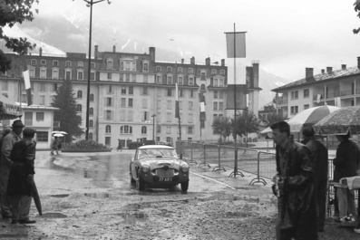 Jude Morley Donald - Erle Morley Godfrey
24º Coupe des Alpes 1963. Austin Healey 3000 (37 ARX). Abandonó por diferencial del coche.

Del 20 al 25 de Junio, Marseille - Chamonix - Milan - Marseille.
Superficie: asfalto.

Tomaron la salida 79 equipos, finalizaron 24.@
Palabras clave: Austin;Alpes;1963