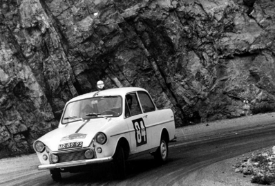 Rob Gorris - Albert Ilken
24º Coupe des Alpes 1963. DAF (MR-89-93). Abandonó.

Del 20 al 25 de Junio, Marseille - Chamonix - Milan - Marseille.
Superficie: asfalto.

Tomaron la salida 79 equipos, finalizaron 24.@
Palabras clave: DAF;Alpes;1963