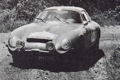 Jean Rolland - Gabriel Augius
25º Coupe des Alpes 1964. Alfa Romeo Giulia TZ (2945 QD 75). Clasificado 1º.

Del 22 al 27 de Junio, Marseille - Grenoble - Monte-Carlo.
Superficie: asfalto.

La prueba constaba 10 tramos cronometrados.
Incluyendo tramos de enlace y cronometrados tenía un total de 3412.00 km.

Tomaron la salida 73 Equipos, finalizaron 25.@
Palabras clave: Alfa_Romeo;Alpes;1964