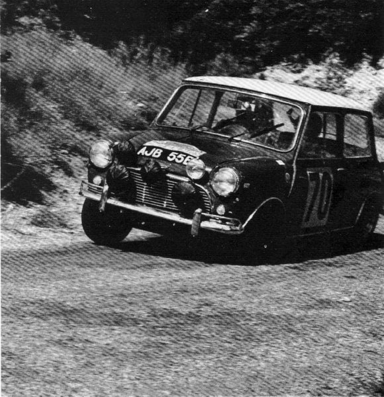 Rauno August Aaltonen - Tony Ambrose
25º Coupe des Alpes 1964. Austin Mini Cooper S 1275 (AJB 55B). Clasificado 4º.

Del 22 al 27 de Junio, Marseille - Grenoble - Monte-Carlo.
Superficie: asfalto.

La prueba constaba 10 tramos cronometrados.
Incluyendo tramos de enlace y cronometrados tenía un total de 3412.00 km.

Tomaron la salida 73 Equipos, finalizaron 25.@
Palabras clave: Mini;Alpes;1964