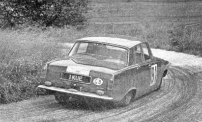 Kenneth James - Mike Hughes
25º Coupe des Alpes 1964. Rover 2000 (I KUE). Clasificado 16º.

Del 22 al 27 de Junio, Marseille - Grenoble - Monte-Carlo.
Superficie: asfalto.

La prueba constaba 10 tramos cronometrados.
Incluyendo tramos de enlace y cronometrados tenía un total de 3412.00 km.

Tomaron la salida 73 Equipos, finalizaron 25.@

Palabras clave: Rover;Alpes;1964