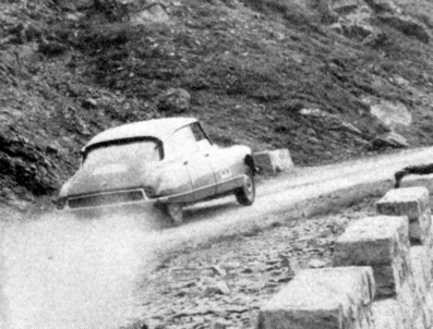 Claude Rubbiolo - Gabriel Fossati
25º Coupe des Alpes 1964. Citröen DS 19. Abandonó, desconocemos el motivo.

Del 22 al 27 de Junio, Marseille - Grenoble - Monte-Carlo.
Superficie: asfalto.

La prueba constaba 10 tramos cronometrados.
Incluyendo tramos de enlace y cronometrados tenía un total de 3412.00 km.

Tomaron la salida 73 Equipos, finalizaron 25.@
Palabras clave: Citroen;Alpes;1964