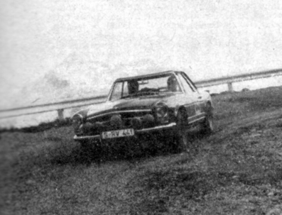 Eugen Böhringer - Klaus Kaiser
25º Coupe des Alpes 1964. Mercedes-Benz 230 SL. Abandonó al chocar con un coche que no competía en la prueba.

Del 22 al 27 de Junio, Marseille - Grenoble - Monte-Carlo.
Superficie: asfalto.

La prueba constaba 10 tramos cronometrados.
Incluyendo tramos de enlace y cronometrados tenía un total de 3412.00 km.

Tomaron la salida 73 Equipos, finalizaron 25.@
Palabras clave: Mercedes;Alpes;1964