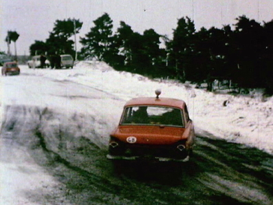 Bill Ramsden - Diz Daymond
34º Rallye Automobile de Monte-Carlo 1965. Ford Cortina. Abandonó.

Del 16 al 25 de Enero, Monte-Carlo.
Superficie: asfalto - nieve.

Se inscribieron 275 equipos, tomaron la salida 237, finalizaron 35.@
Palabras clave: Ford;Cortina;Montecarlo;1965;nieve