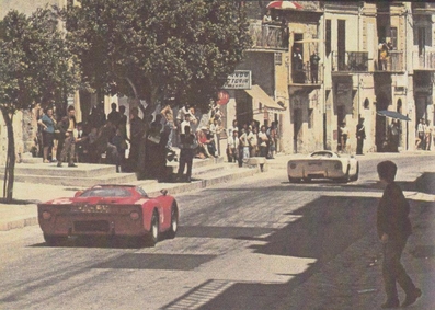 53º Targa Florio 1969
Jonathan Williams - Alberto Nicodemi, Porsche 907, no acabò (DNF), delante, Enrico Pinto & Giovanni Alberti, Alfa Romeo Tipo 33-2, clasificado 5º.@
Palabras clave: Porsche;Alfa;Romeo;Targa_Florio;1969