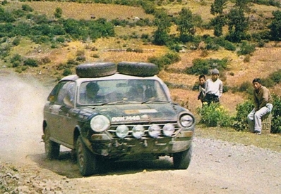 Robert Redgrave - Phil Cooper - Bob Freeborough
Daily Mirror London-Mexico World Cup Rally 1970. Morris 1800. Clasificado 9º.

Del 19 de Abril al 27 de Mayo, Londres - Mexico.
Superficie: tierra - asfalto.

ITINERARIO:
Reino Unido, Francia, Alemania Occidental, Austria, Hungría, Yugoslavia, Bulgaria, regreso a Yugoslavia, Italia, Sur de Francia, España, Portugal.
REINICIO:
Brasil, Uruguay, Argentina, Chile, regreso a Argentina, Bolivia, Perú, Ecuador, Colombia, Panamá, Costa Rica, Nicaragua, Honduras, El Salvador, Guatemala y México.

La prueba constaba de 29 tramos especiales con un total de 25.750.00 km incluyendo los tramos de enlace.

Tomaron la salida 96 equipos, finalizaron 26.
@
Palabras clave: ;Phil_Cooper;Londres-Mexico;Morris;1970