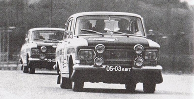 Sequie Tenishev - Valentin Kislykh - V. Shirochenkov
Daily Mirror London-Mexico World Cup Rally 1970. Moskvitch 412. Clasificado 20º.

Del 19 de Abril al 27 de Mayo, Londres - Mexico.
Superficie: tierra - asfalto.

ITINERARIO:
Reino Unido, Francia, Alemania Occidental, Austria, Hungría, Yugoslavia, Bulgaria, regreso a Yugoslavia, Italia, Sur de Francia, España, Portugal.
REINICIO:
Brasil, Uruguay, Argentina, Chile, regreso a Argentina, Bolivia, Perú, Ecuador, Colombia, Panamá, Costa Rica, Nicaragua, Honduras, El Salvador, Guatemala y México.

La prueba constaba de 29 tramos especiales con un total de 25.750.00 km incluyendo los tramos de enlace.

Tomaron la salida 96 equipos, finalizaron 26.
@
Palabras clave: Sequie_Tenishev;V.Shirochenkov;Londres-Mexico;Moskvitch;1970