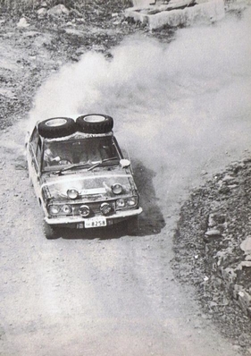 Rob Jannsen - Jacob Dik
Daily Mirror London-Mexico World Cup Rally 1970. Datsun 1600 SS. Clasificado 21º.

Del 19 de Abril al 27 de Mayo, Londres - Mexico.
Superficie: tierra - asfalto.

ITINERARIO:
Reino Unido, Francia, Alemania Occidental, Austria, Hungría, Yugoslavia, Bulgaria, regreso a Yugoslavia, Italia, Sur de Francia, España, Portugal.
REINICIO:
Brasil, Uruguay, Argentina, Chile, regreso a Argentina, Bolivia, Perú, Ecuador, Colombia, Panamá, Costa Rica, Nicaragua, Honduras, El Salvador, Guatemala y México.

La prueba constaba de 29 tramos especiales con un total de 25.750.00 km incluyendo los tramos de enlace.

Tomaron la salida 96 equipos, finalizaron 26.
@
Palabras clave: Jacob_Dik;Datsun;Londres-Mexico;1970