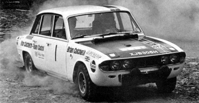 Bobby Buchanan-Michaelson - Roy Fidler - Jim Bullough
Daily Mirror London-Mexico World Cup Rally 1970. Triumph 2.5 Pi Mk2. Abandonó en el tramo Alpine de Monte-Carlo.

Del 19 de Abril al 27 de Mayo, Londres - Mexico.
Superficie: tierra - asfalto.

ITINERARIO:
Reino Unido, Francia, Alemania Occidental, Austria, Hungría, Yugoslavia, Bulgaria, regreso a Yugoslavia, Italia, Sur de Francia, España, Portugal.
REINICIO:
Brasil, Uruguay, Argentina, Chile, regreso a Argentina, Bolivia, Perú, Ecuador, Colombia, Panamá, Costa Rica, Nicaragua, Honduras, El Salvador, Guatemala y México.

La prueba constaba de 29 tramos especiales con un total de 25.750.00 km incluyendo los tramos de enlace.

Tomaron la salida 96 equipos, finalizaron 26.
@
Palabras clave: Londres-Mexico;Triumph;1970