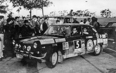 Ivica Vukoja - Streton Dordevic - Nester Milanov
Daily Mirror London-Mexico World Cup Rally 1970. Peugeot 404. Abandonó, desconocemos el motivo.

Del 19 de Abril al 27 de Mayo, Londres - Mexico.
Superficie: tierra - asfalto.

ITINERARIO:
Reino Unido, Francia, Alemania Occidental, Austria, Hungría, Yugoslavia, Bulgaria, regreso a Yugoslavia, Italia, Sur de Francia, España, Portugal.
REINICIO:
Brasil, Uruguay, Argentina, Chile, regreso a Argentina, Bolivia, Perú, Ecuador, Colombia, Panamá, Costa Rica, Nicaragua, Honduras, El Salvador, Guatemala y México.

La prueba constaba de 29 tramos especiales con un total de 25.750.00 km incluyendo los tramos de enlace.

Tomaron la salida 96 equipos, finalizaron 26.
@
Palabras clave: ;Streton_Dordevic;Nester Milanov;Londres-Mexico;Peugeot;1970
