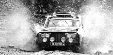 R.K.Richards - Bill Bengry - David Skellington
Daily Mirror London-Mexico World Cup Rally 1970. Rolls-Royce Silver Shadow. Abandonó, desconocemos el motivo.

Richards regresó a Inglaterra pero Bengry se re-engancho para ofrecer ayuda a los que continuaban, llegando a llevar un equipo de soldadura en el coche.

Anecdota:
En Portugal rompieron un buje de la suspensión, el recambio fue ofrecido por otro millonario de Lisboa para que pudieran continuar.

Del 19 de Abril al 27 de Mayo, Londres - Mexico.
Superficie: tierra - asfalto.

ITINERARIO:
Reino Unido, Francia, Alemania Occidental, Austria, Hungría, Yugoslavia, Bulgaria, regreso a Yugoslavia, Italia, Sur de Francia, España, Portugal.
REINICIO:
Brasil, Uruguay, Argentina, Chile, regreso a Argentina, Bolivia, Perú, Ecuador, Colombia, Panamá, Costa Rica, Nicaragua, Honduras, El Salvador, Guatemala y México.

La prueba constaba de 29 tramos especiales con un total de 25.750.00 km incluyendo los tramos de enlace.

Tomaron la salida 96 equipos, finalizaron 26.
@
Palabras clave: ;Londres-Mexico;Rolls-Royce;1970