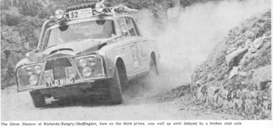 R.K.Richards - Bill Bengry - David Skellington
Daily Mirror London-Mexico World Cup Rally 1970. Rolls-Royce Silver Shadow. Abandonó, desconocemos el motivo.

Richards regresó a Inglaterra pero Bengry se re-engancho para ofrecer ayuda a los que continuaban, llegando a llevar un equipo de soldadura en el coche.

Anecdota:
En Portugal rompieron un buje de la suspensión, el recambio fue ofrecido por otro millonario de Lisboa para que pudieran continuar.

Del 19 de Abril al 27 de Mayo, Londres - Mexico.
Superficie: tierra - asfalto.

ITINERARIO:
Reino Unido, Francia, Alemania Occidental, Austria, Hungría, Yugoslavia, Bulgaria, regreso a Yugoslavia, Italia, Sur de Francia, España, Portugal.
REINICIO:
Brasil, Uruguay, Argentina, Chile, regreso a Argentina, Bolivia, Perú, Ecuador, Colombia, Panamá, Costa Rica, Nicaragua, Honduras, El Salvador, Guatemala y México.

La prueba constaba de 29 tramos especiales con un total de 25.750.00 km incluyendo los tramos de enlace.

Tomaron la salida 96 equipos, finalizaron 26.
@
Palabras clave: ;Londres-Mexico;Rolls-Royce;1970