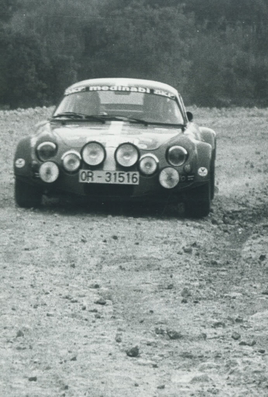 Estanislao Reverter - Antonio Reverter
21º Rally RACE (Rallye de España) 1973. Alpine-Porsche (Alpinche) (Gr.5). Clasificado 2º.
Del 26 al 28 de Octubre. Coef. 6,4. Organizador: Real Automòvil Club de España.
El Rally tenia un total de 1.640 Km de los que 247,5 Km divididos en 26 tramos, eran especiales.
Se inscribieron 55 equipos, tomaron la salida 47, finalizaron 23.@
Palabras clave: Estanislao_Reverter;Race;Alpine;Porsche;Alpinche;1973