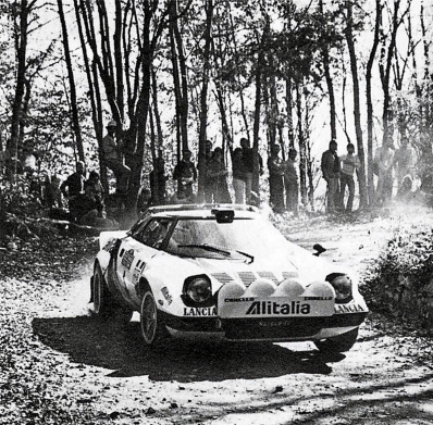 Sandro Munari - Silvio Maiga
18º Rally Sanremo 1976. Lancia Stratos HF (TO N41648). Clasificado 2º.

Del 6 al 9 de Octubre, Sanremo, Imperia, Liguria, Italia.
Superficie: asfalto.

El Rally tenia un total de 1509 km de los que 780 Km divididos en 36 tramos eran especiales, (2 de ellos fueron cancelados SS9 y SS30).

Tomaron la salida 133 equipos, finalizaron 68.@
Palabras clave: Sandro_Munari;Silvio_Maiga;Lancia;Stratos;Sanremo;1976