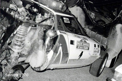 Asistencia del Equipo Lancia en el 18º Rally Sanremo 1976
En el Lancia Stratos HF (TO N41648) de Sandro Munari - Silvio Maiga, clasificado 2º.

Del 6 al 9 de Octubre, Sanremo, Imperia, Liguria, Italia.
Superficie: asfalto.

El Rally tenia un total de 1509 km de los que 780 Km divididos en 36 tramos eran especiales, (2 de ellos fueron cancelados SS9 y SS30).

Tomaron la salida 133 equipos, finalizaron 68.@
Palabras clave: Sandro_Munari;Silvio_Maiga;Lancia;Stratos;Sanremo;1976;Asistencias