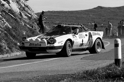 Sandro Munari - Silvio Maiga
18º Rally Sanremo 1976. Lancia Stratos HF (TO N41648). Clasificado 2º.

Del 6 al 9 de Octubre, Sanremo, Imperia, Liguria, Italia.
Superficie: asfalto.

El Rally tenia un total de 1509 km de los que 780 Km divididos en 36 tramos eran especiales, (2 de ellos fueron cancelados SS9 y SS30).

Tomaron la salida 133 equipos, finalizaron 68.@
Palabras clave: Sandro_Munari;Silvio_Maiga;Lancia;Stratos;Sanremo;1976